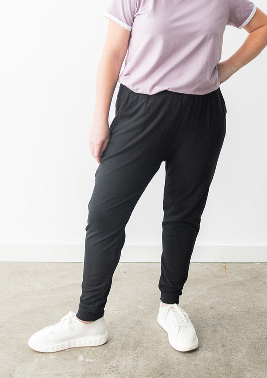 The High Waisted Jogger in black